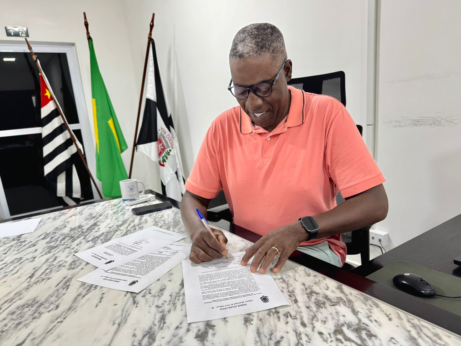 Câmara homologa concurso público e convoca aprovados para Contador e Jornalista