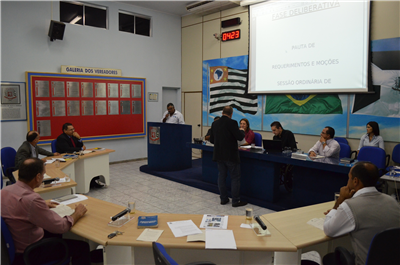 Aprovada exigência para que assessores tenham melhor qualificação