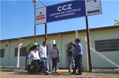 Barilon, Osmar e Paula com coordenadores do CCZ de Hortolândia