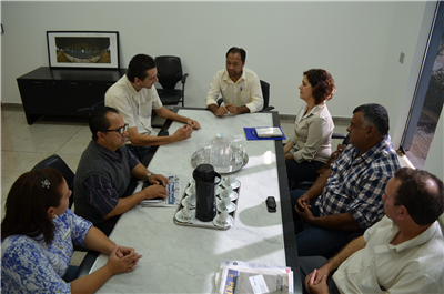 Vereadores receberam a representante da empresa Vivo na Câmara