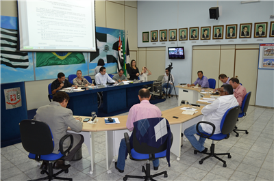 Vereadores aprovaram moção durante sessão